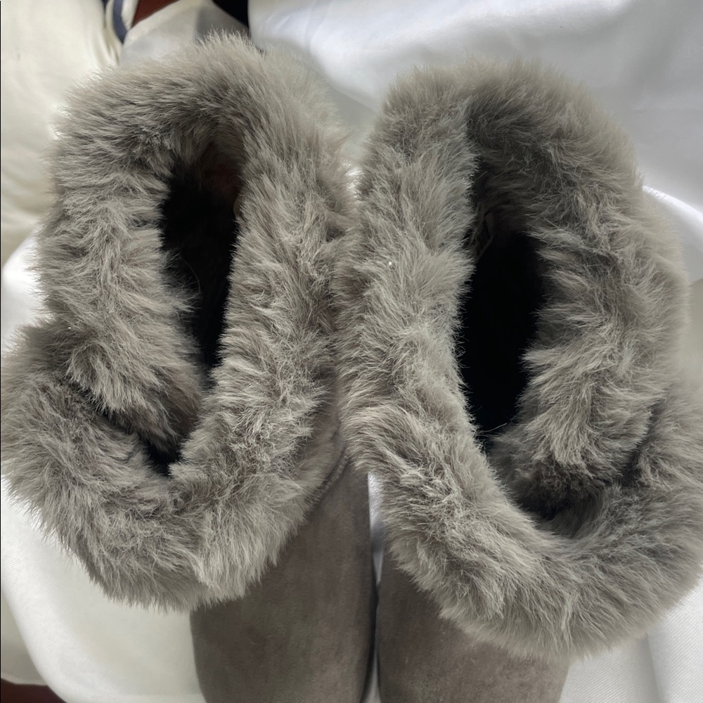 SO Gray Fur-Lined Footwear - Picture 5 of 9